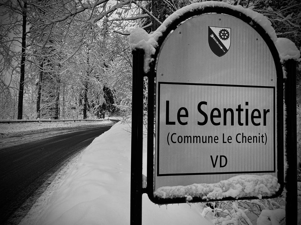 Hotel De Ville Du Sentier Le Sentier Exterior photo